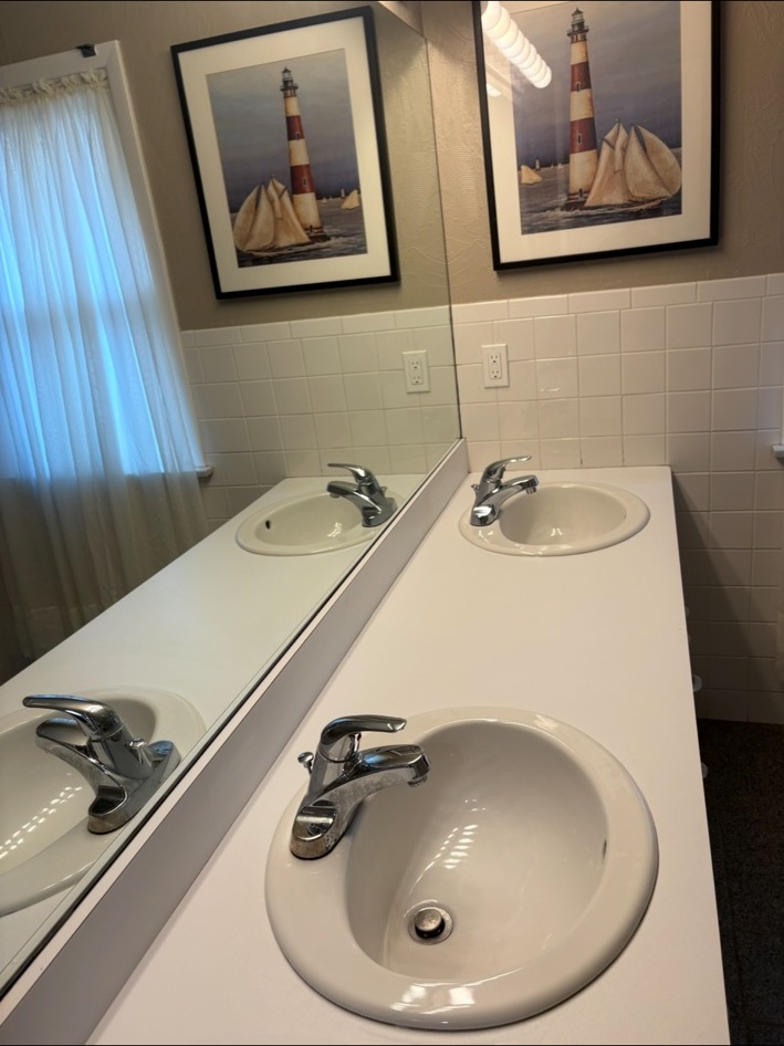 Fresh bathroom vanity clean — cleaning inspiration