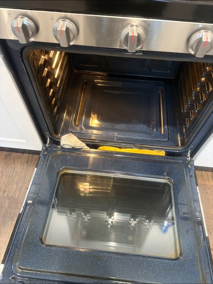 Kitchen oven deep clean — cleaning inspiration